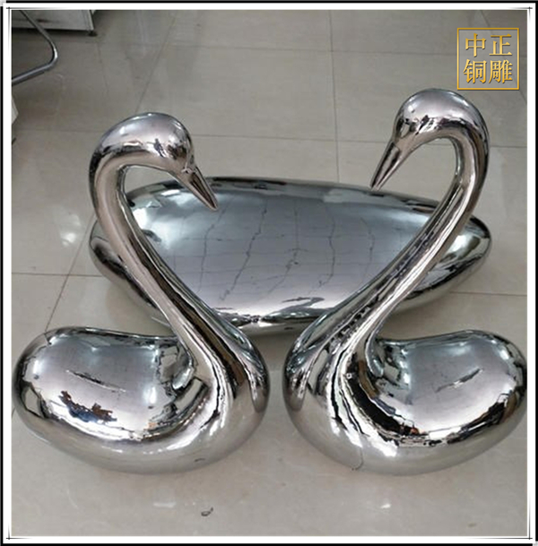 廠家供應(yīng)天鵝雕塑.jpg 廠家供應(yīng)天鵝雕塑.jpg