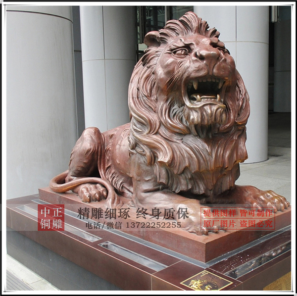 門(mén)上的銅獅子.jpg 門(mén)上的銅獅子.jpg