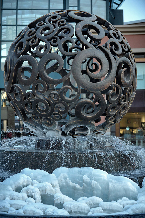 風(fēng)水球噴泉銅雕.jpg 風(fēng)水球噴泉銅雕.jpg