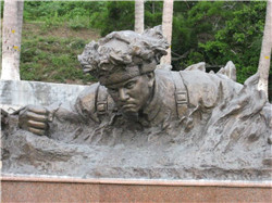 邱少云銅雕塑 邱少云銅雕塑